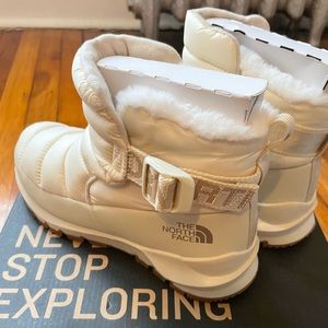 Never worn north face thermoball snow shoes